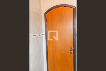 Casa à venda com 143m², 5 quartos e 3 vagasBanheiro 2