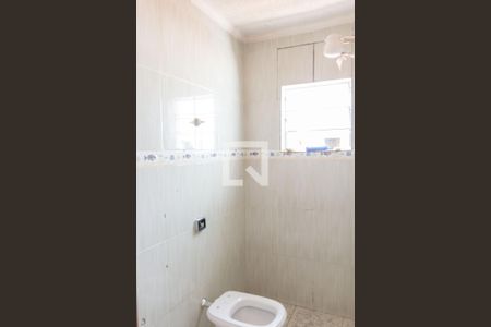 Casa à venda com 143m², 5 quartos e 3 vagasBanheiro 2