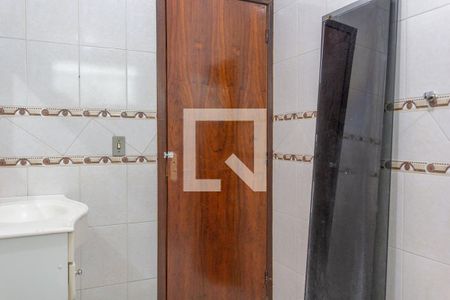 Casa à venda com 143m², 5 quartos e 3 vagasBanheiro da Suíte