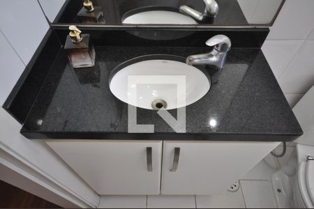 Apartamento à venda com 74m², 3 quartos e 2 vagasBanheiro da Suíte