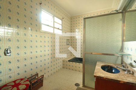 Casa à venda com 500m², 6 quartos e 6 vagasSuíte - Banheiro do Quarto 3