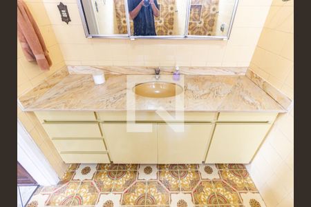 Casa à venda com 220m², 4 quartos e 4 vagas Casa à venda com 220m², 4 quartos e 4 vagasBanheiro da Suíte