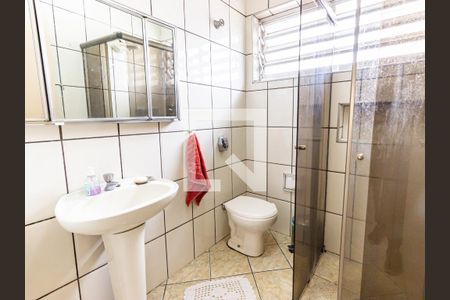 Casa à venda com 220m², 4 quartos e 4 vagas Casa à venda com 220m², 4 quartos e 4 vagasBanheiro