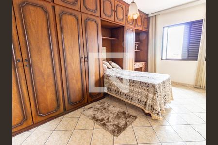 Casa à venda com 220m², 4 quartos e 4 vagas Casa à venda com 220m², 4 quartos e 4 vagasQuarto 2