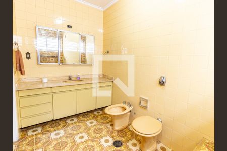 Casa à venda com 220m², 4 quartos e 4 vagas Casa à venda com 220m², 4 quartos e 4 vagasBanheiro da Suíte