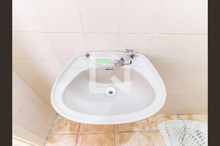 Casa à venda com 220m², 4 quartos e 4 vagas Casa à venda com 220m², 4 quartos e 4 vagasBanheiro de serviço