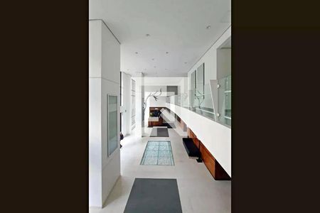 Apartamento à venda com 100m², 1 quarto e 2 vagas Apartamento à venda com 100m², 1 quarto e 2 vagasHall social