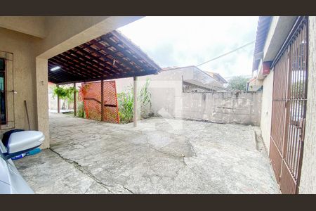 Casa à venda com 400m², 3 quartos e 2 vagasQuintal - Garagem