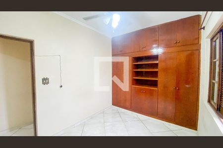 Casa à venda com 400m², 3 quartos e 2 vagasQuarto 2