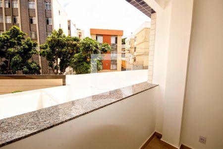 Apartamento à venda com 80m², 3 quartos e 2 vagasVaranda