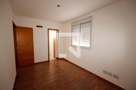 Apartamento à venda com 80m², 3 quartos e 2 vagasSuíte