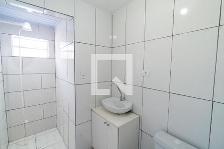 Banheiro de casa para alugar com 1 quarto, 30m² em Jardim Oriental, São Paulo