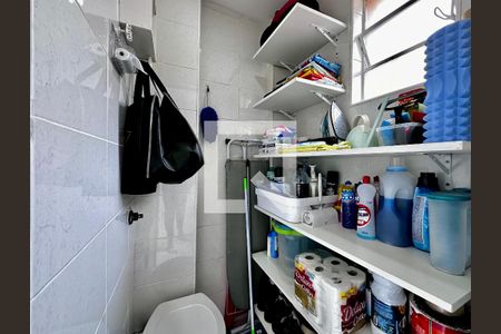 Apartamento à venda com 70m², 2 quartos e sem vaga Apartamento à venda com 70m², 2 quartos e sem vagaBanheiro de Serviço