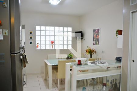 Casa à venda com 200m², 3 quartos e 2 vagas Casa à venda com 200m², 3 quartos e 2 vagasCozinha