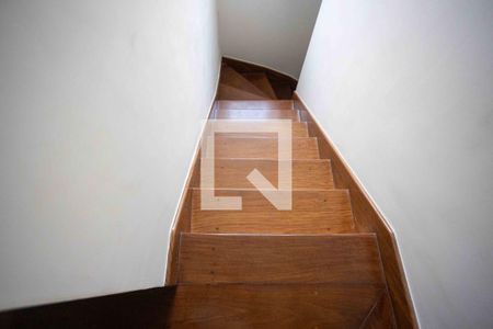 Casa para alugar com 660m², 4 quartos e 3 vagasEscada