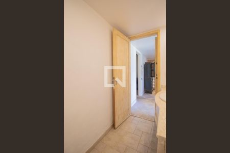 Casa à venda com 285m², 4 quartos e 4 vagas Casa à venda com 285m², 4 quartos e 4 vagasLavabo