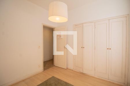 Casa à venda com 285m², 4 quartos e 4 vagas Casa à venda com 285m², 4 quartos e 4 vagasQuarto 3