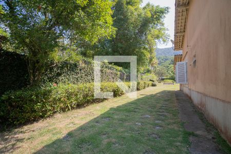 Casa à venda com 285m², 4 quartos e 4 vagas Casa à venda com 285m², 4 quartos e 4 vagasQuintal