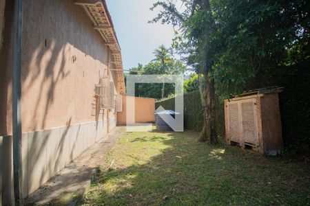 Casa à venda com 285m², 4 quartos e 4 vagas Casa à venda com 285m², 4 quartos e 4 vagasQuintal