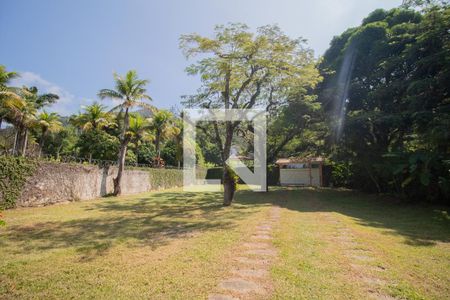 Casa à venda com 285m², 4 quartos e 4 vagas Casa à venda com 285m², 4 quartos e 4 vagasQuintal