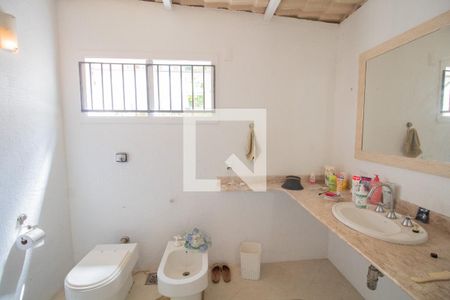 Casa à venda com 285m², 4 quartos e 4 vagas Casa à venda com 285m², 4 quartos e 4 vagasBanheiro da Suíte 1