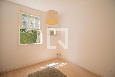 Casa à venda com 285m², 4 quartos e 4 vagas Casa à venda com 285m², 4 quartos e 4 vagasQuarto 3