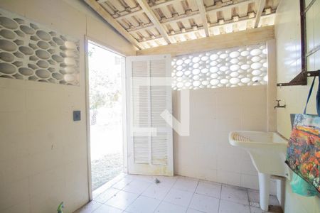 Casa à venda com 285m², 4 quartos e 4 vagas Casa à venda com 285m², 4 quartos e 4 vagasÁrea de Serviço