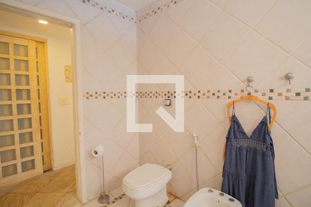 Casa à venda com 285m², 4 quartos e 4 vagas Casa à venda com 285m², 4 quartos e 4 vagasbanheiro 2