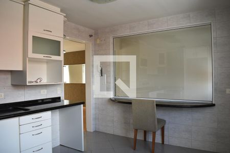 Casa para alugar com 170m², 3 quartos e 2 vagasCozinha