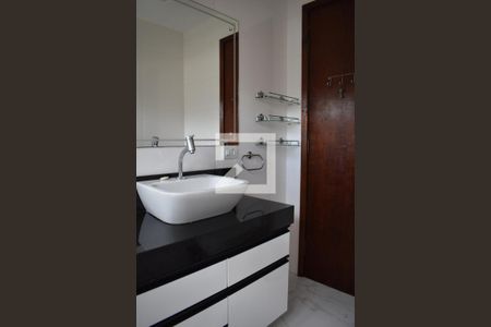 Casa para alugar com 170m², 3 quartos e 2 vagasBanheiro 2