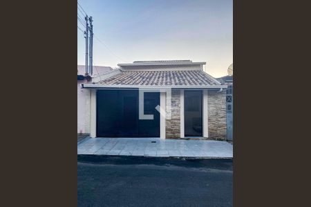 Casa à venda com 270m², 3 quartos e 1 vagaFachada