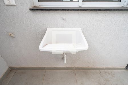 Casa à venda com 80m², 3 quartos e 2 vagas Casa à venda com 80m², 3 quartos e 2 vagasLavanderia