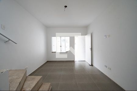 Casa à venda com 80m², 3 quartos e 2 vagas Casa à venda com 80m², 3 quartos e 2 vagasSala