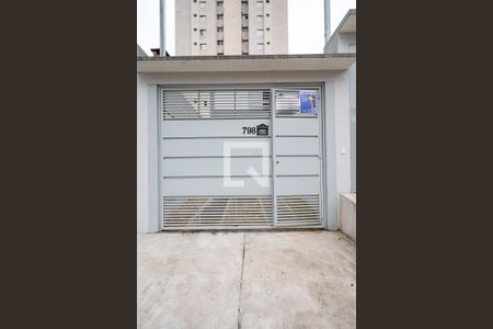 Casa à venda com 80m², 3 quartos e 2 vagas Casa à venda com 80m², 3 quartos e 2 vagasFachada