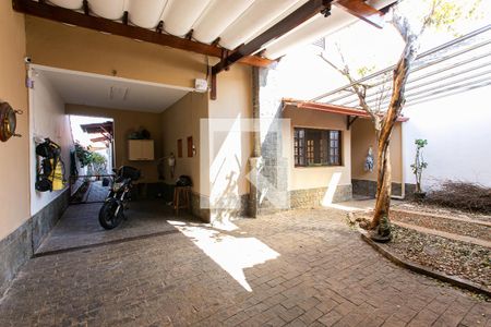 Casa à venda com 190m², 3 quartos e 3 vagas Casa à venda com 190m², 3 quartos e 3 vagasGaragem