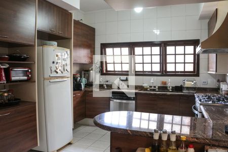 Casa à venda com 190m², 3 quartos e 3 vagas Casa à venda com 190m², 3 quartos e 3 vagasCozinha