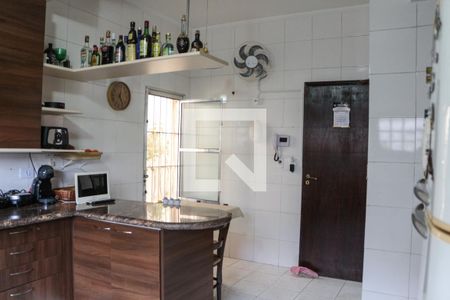 Casa à venda com 190m², 3 quartos e 3 vagas Casa à venda com 190m², 3 quartos e 3 vagasCozinha
