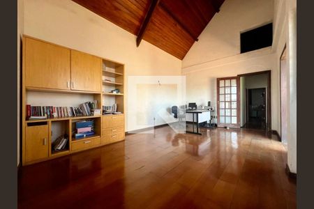 Casa à venda com 344m², 7 quartos e 2 vagas Casa à venda com 344m², 7 quartos e 2 vagasQuarto 6