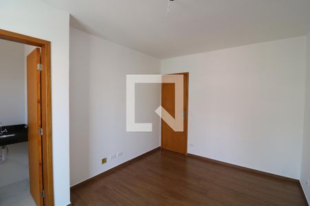 Casa à venda com 97m², 2 quartos e 4 vagasSuíte 2