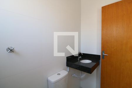 Casa à venda com 97m², 2 quartos e 4 vagasBanheiro da Suíte 2