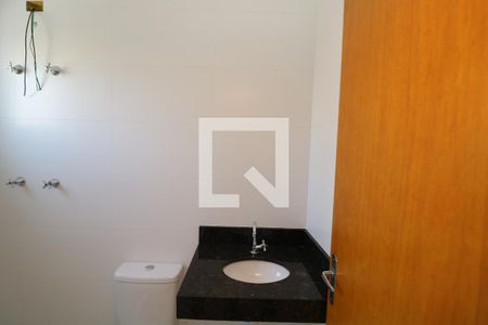 Casa à venda com 97m², 2 quartos e 4 vagasBanheiro da Suíte 2