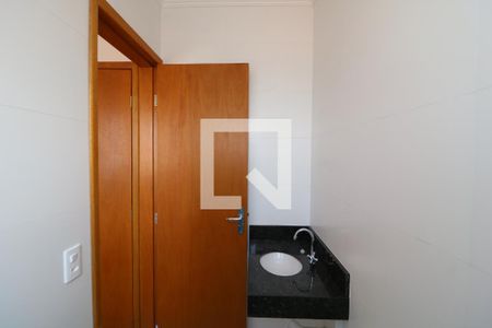 Casa à venda com 97m², 2 quartos e 4 vagasBanheiro da Suíte 1