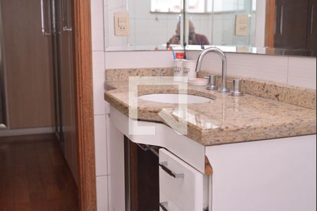 Casa à venda com 250m², 4 quartos e 4 vagasBanheiro Suite 1