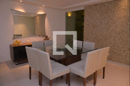 Casa à venda com 250m², 4 quartos e 4 vagasSala de Jantar