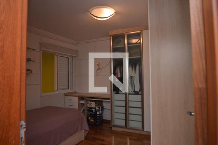 Casa à venda com 250m², 4 quartos e 4 vagasSuíte 2