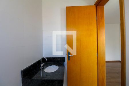 Casa à venda com 97m², 2 quartos e 4 vagas Casa à venda com 97m², 2 quartos e 4 vagasBanheiro da Suíte 1