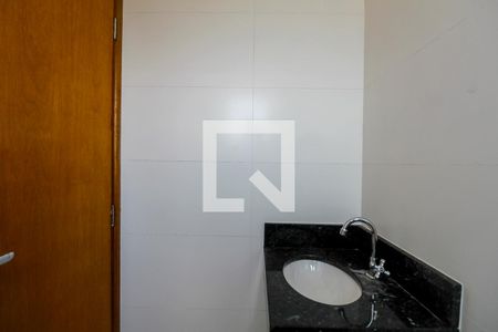 Casa à venda com 97m², 2 quartos e 4 vagas Casa à venda com 97m², 2 quartos e 4 vagasBanheiro da Suíte 2