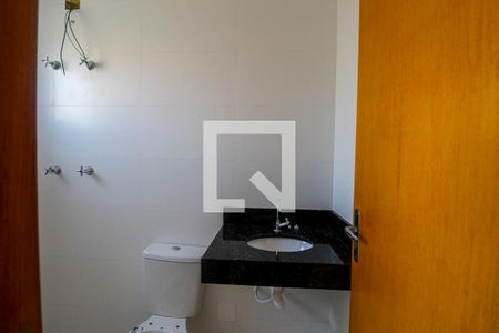 Casa à venda com 97m², 2 quartos e 4 vagas Casa à venda com 97m², 2 quartos e 4 vagasBanheiro da Suíte 1