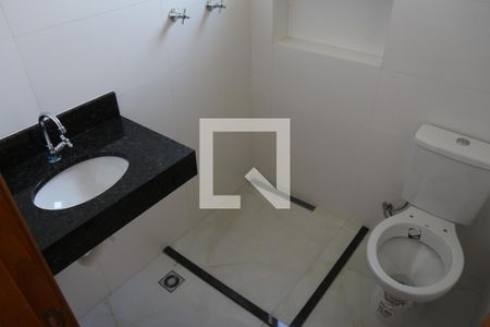 Casa à venda com 97m², 2 quartos e 4 vagasBanheiro da Suíte 2