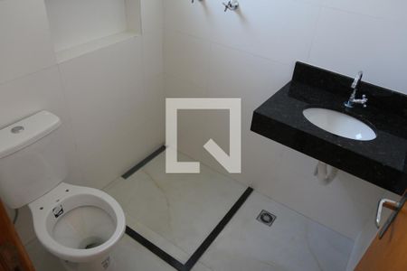 Casa à venda com 97m², 2 quartos e 4 vagasBanheiro da Suíte 1